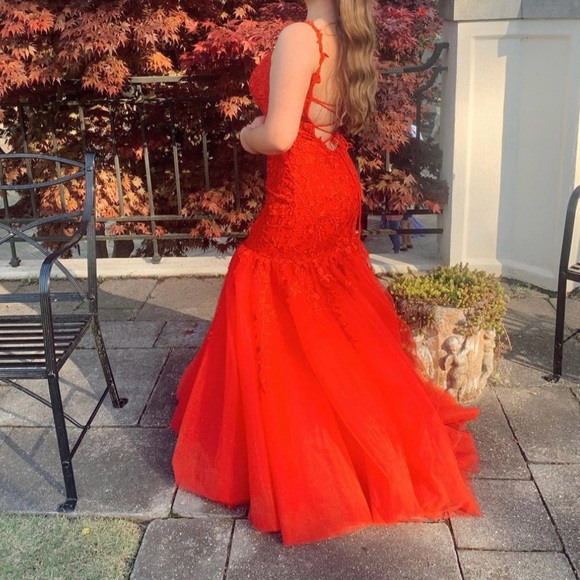 Sherri Hill Prom Dress - Picture 2 of 3